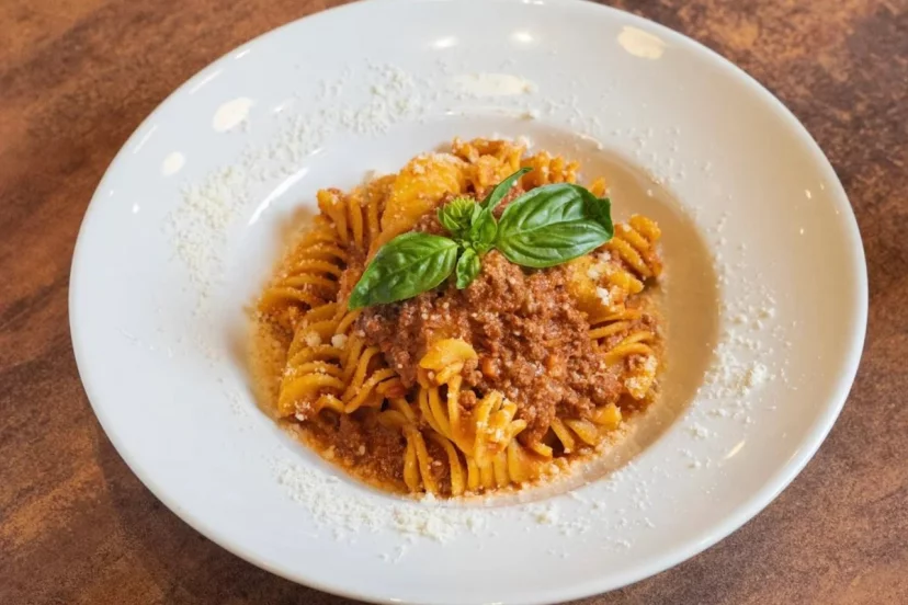 FUSILLONI ALLA BOLOGNESE