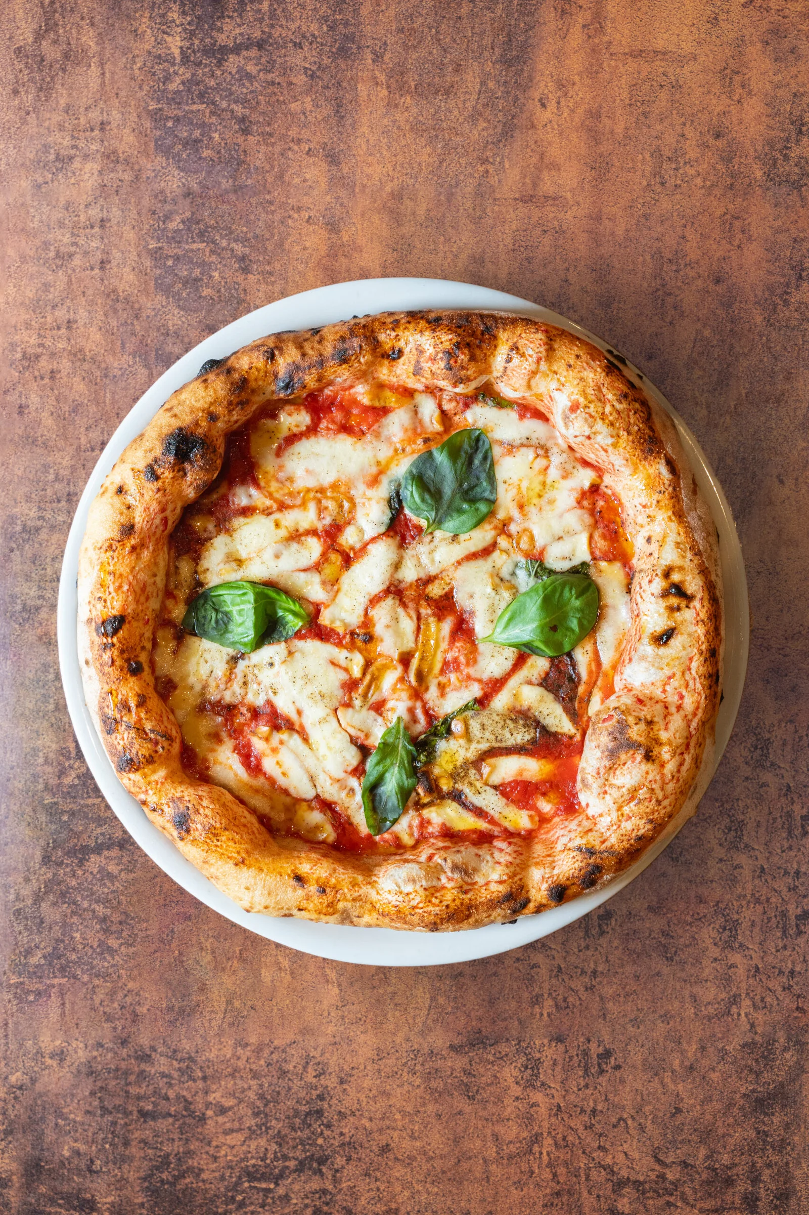 Elaboración artesanal del impasto en Artéteca, pizzería napolitana en Barcelona