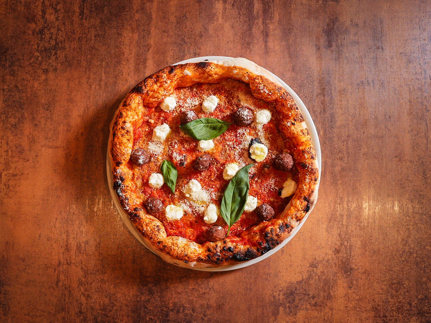 Pizza Polpettine al ragù con parmesano reggiano en Artéteca, Barcelona